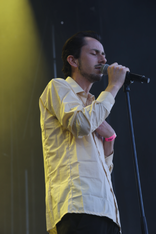 MANSIRE sur scène: auteur compositeur interprète à Caen 